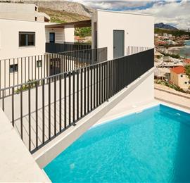 6 bedroom villa with heated pool near Omis, sleeps 12